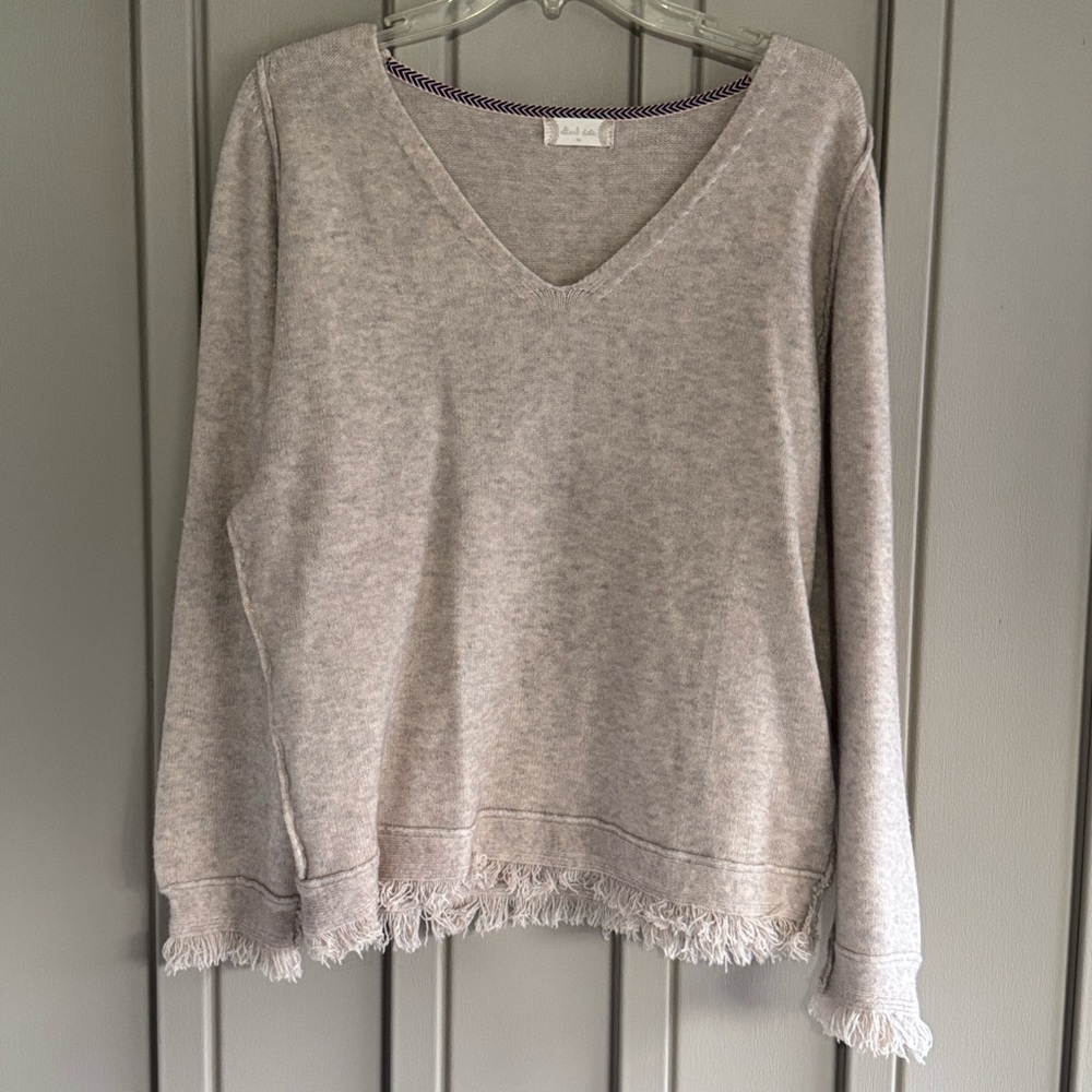 Altar'd State Tan V-Neck Fringe Hem Sweater size Medium